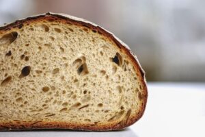 Jak długo piec chleb na drożdżach